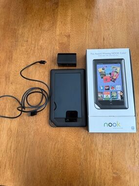 Nook Color eBook Reader in Black with Charger and Original Box